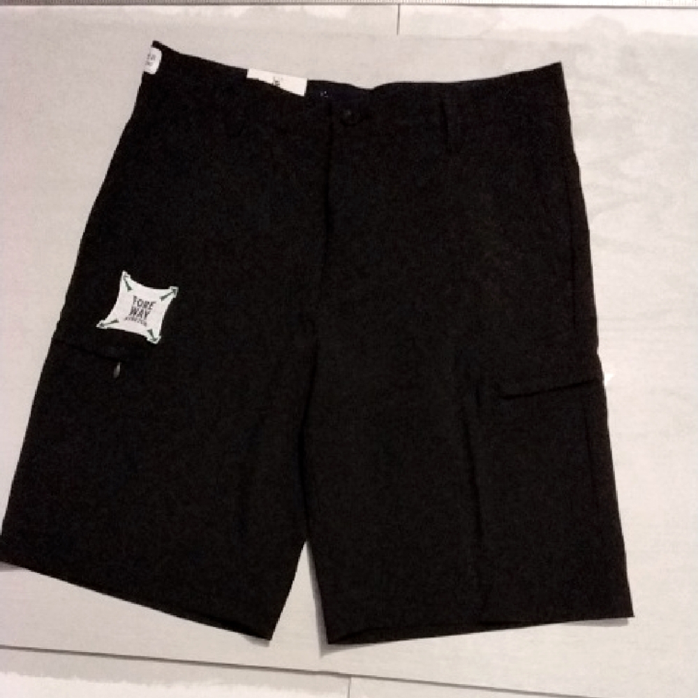 Izod GOLF cargo Short Size 30 NWT
